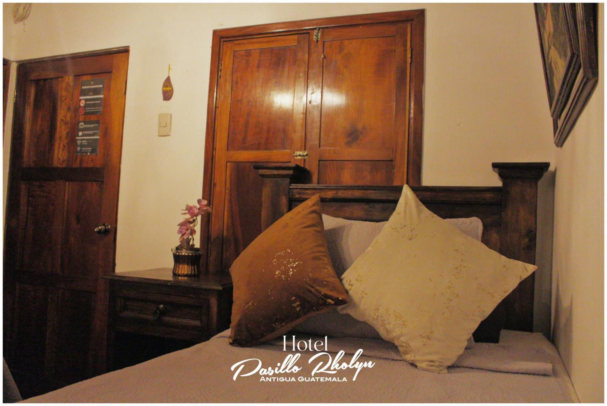 Hotel Rholyn Pura Vida !! Antigua Exteriör bild